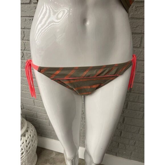 Gossip 2 Piece Swimsuit Size L - Picture 5 of 11